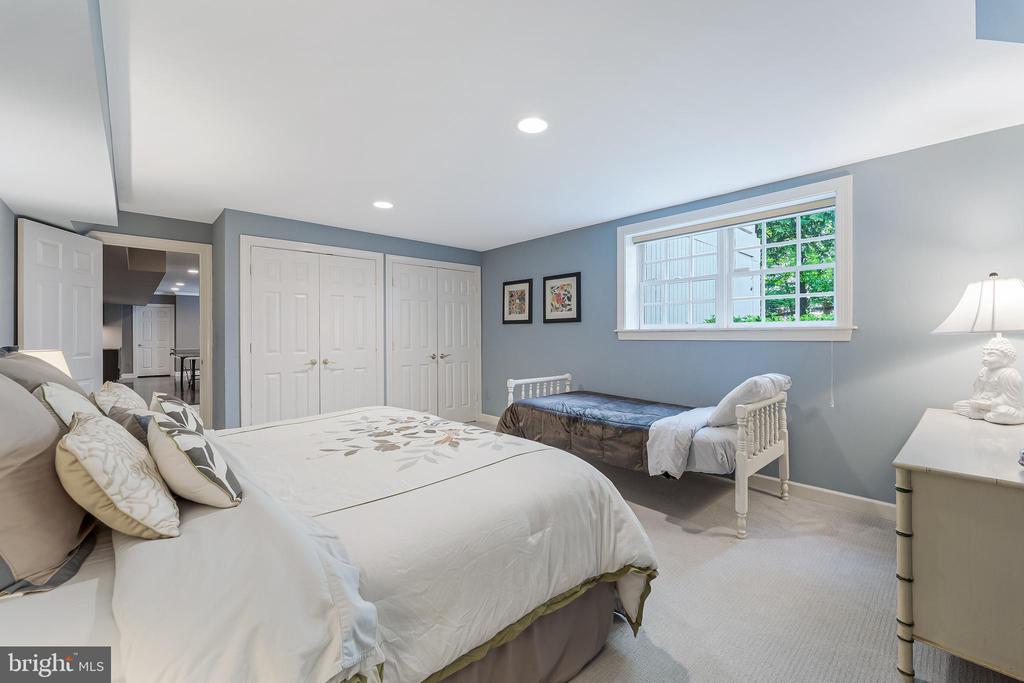 47024 BERWICK COURT