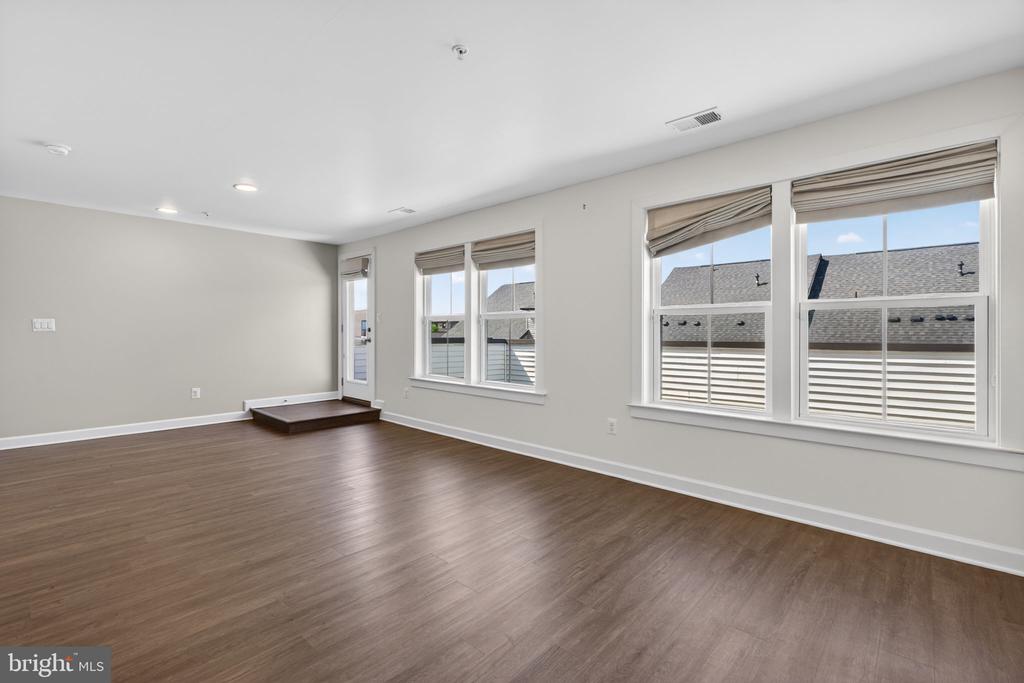 43388 WHITEHEAD TERRACE