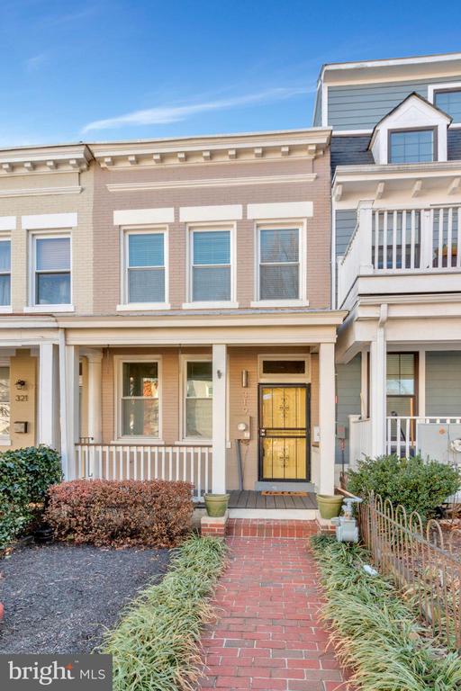 319 W STREET NE
