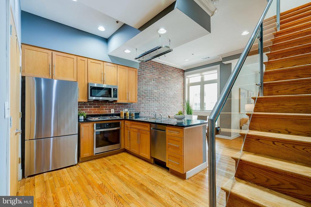 2363 CHAMPLAIN STREET NW Unit: 20