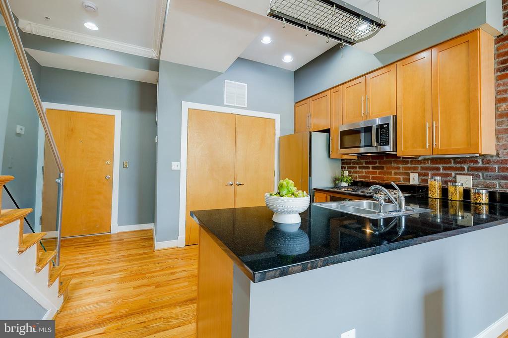 2363 CHAMPLAIN STREET NW Unit: 20