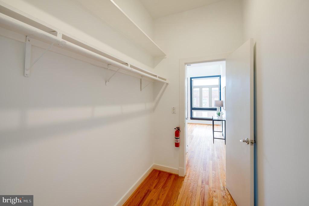 2363 CHAMPLAIN STREET NW Unit: 20