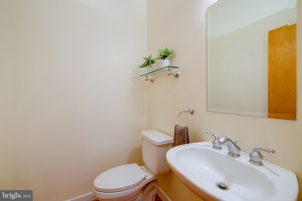 2363 CHAMPLAIN STREET NW Unit: 20