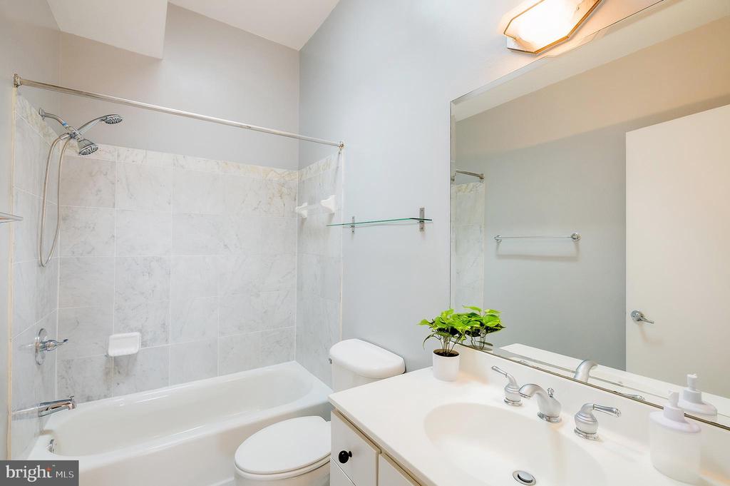2363 CHAMPLAIN STREET NW Unit: 20