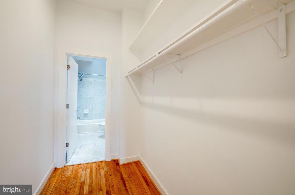 2363 CHAMPLAIN STREET NW Unit: 20