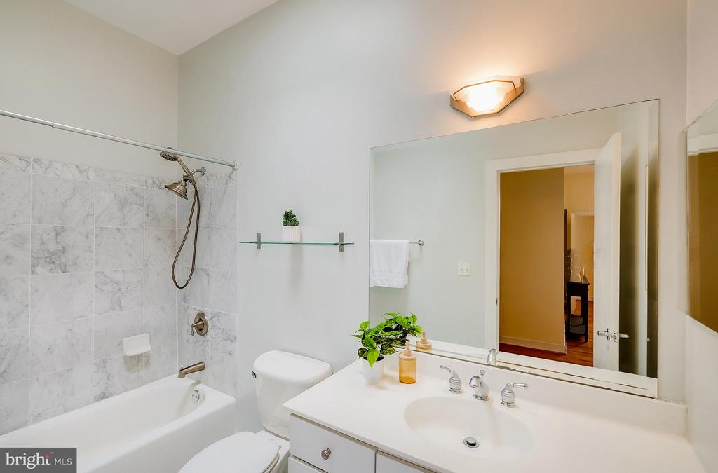 2363 CHAMPLAIN STREET NW Unit: 20