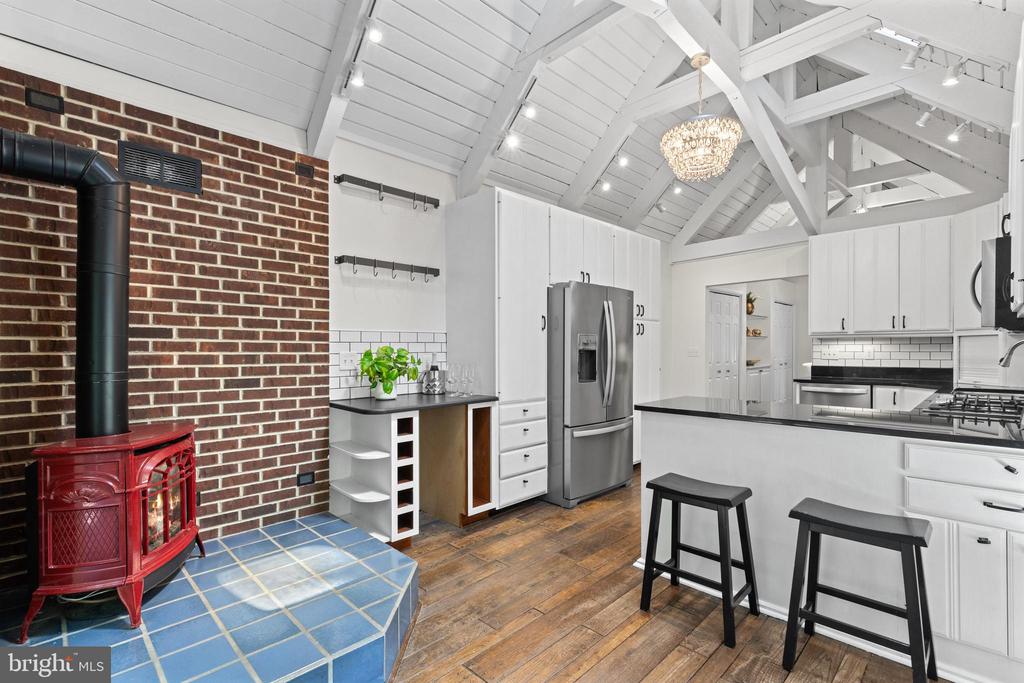 1698 BRICKHOUSE BAR COURT