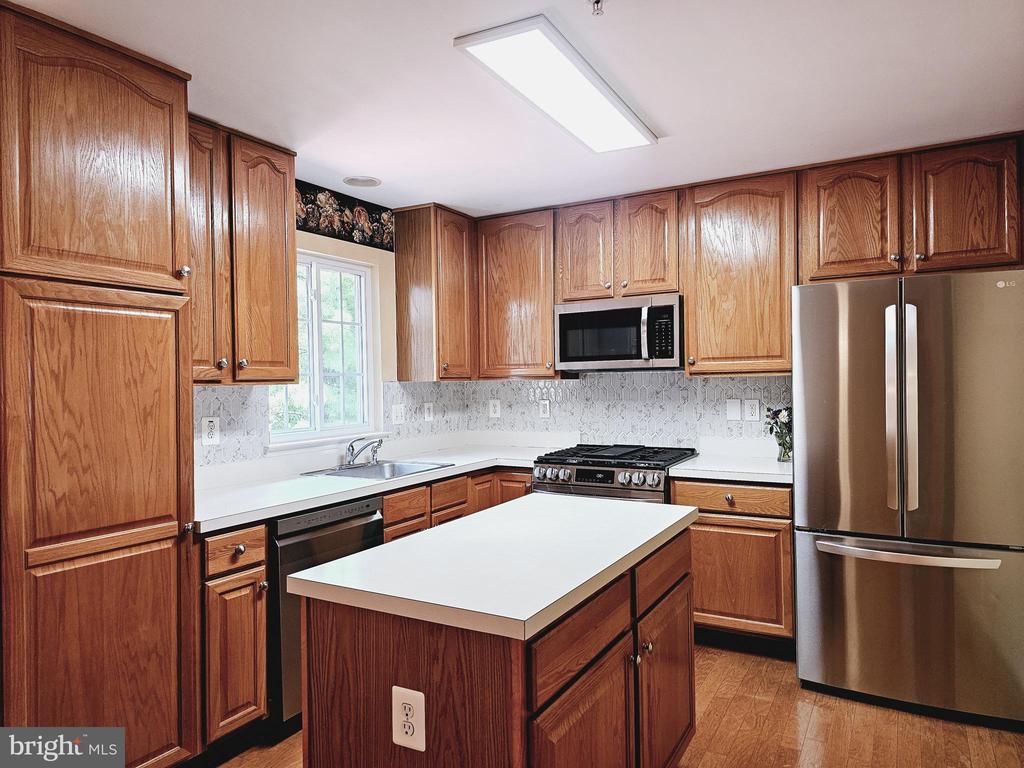 11900 WHITE HEATHER ROAD