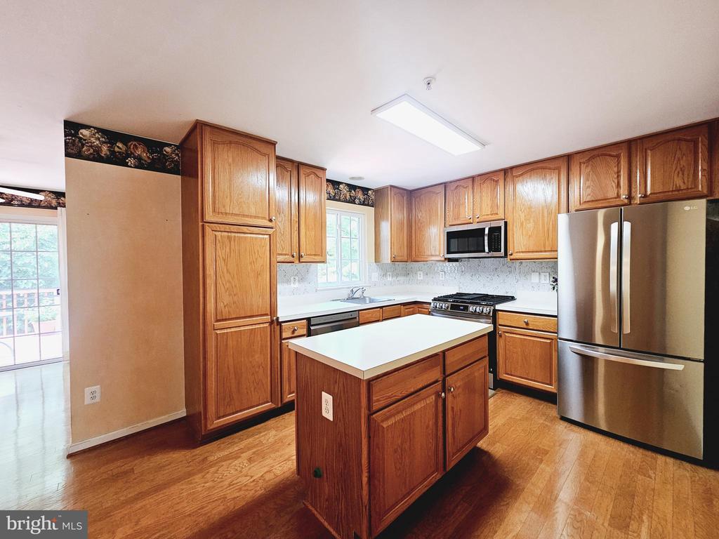 11900 WHITE HEATHER ROAD