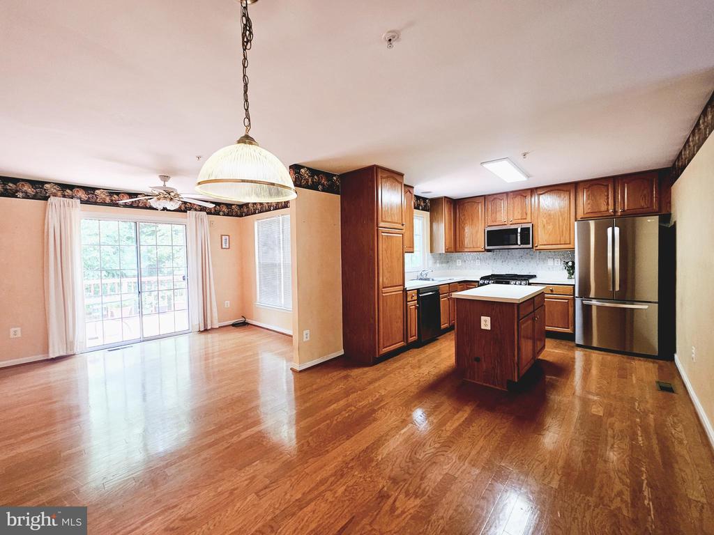 11900 WHITE HEATHER ROAD