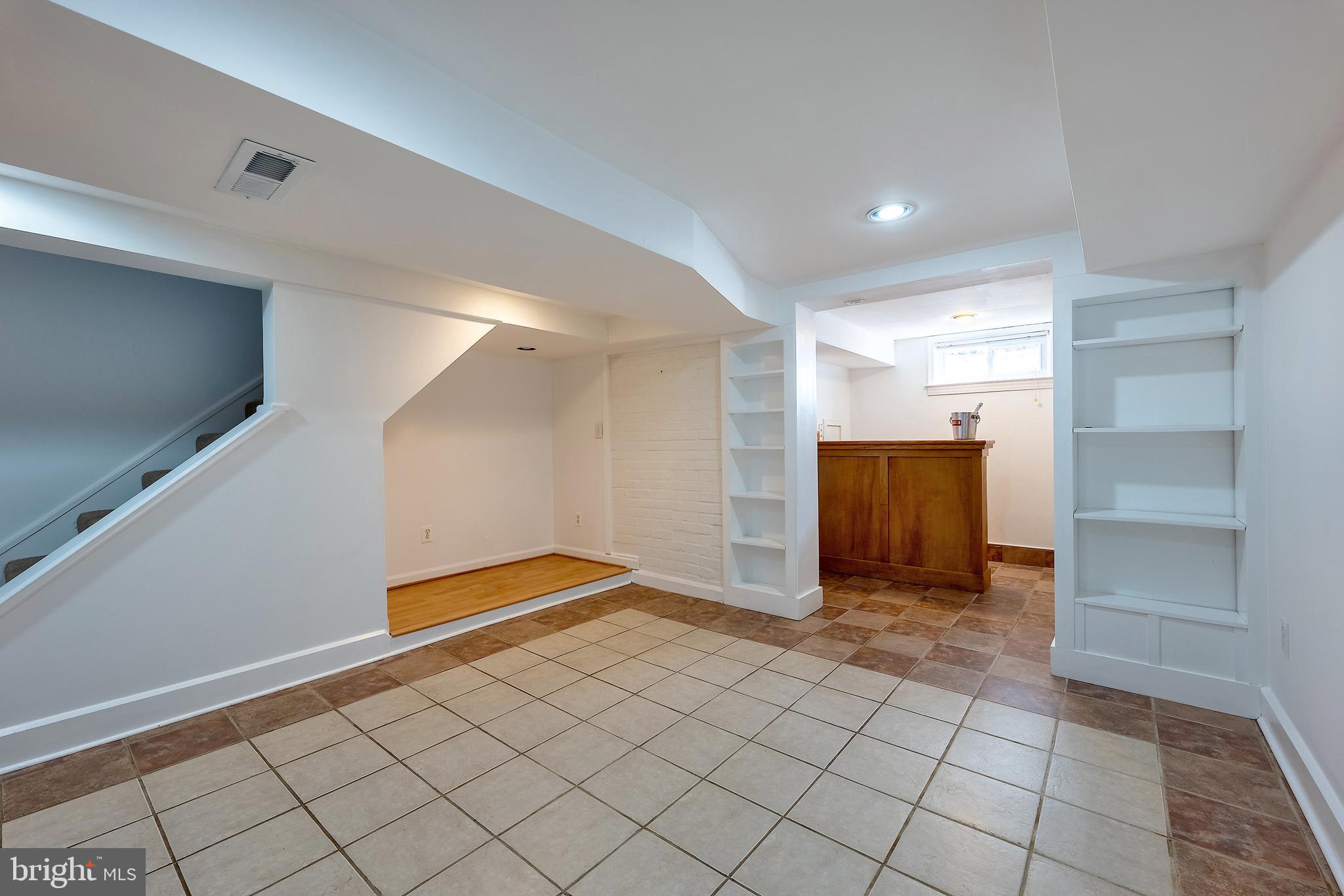 9215 Long Branch Pkwy