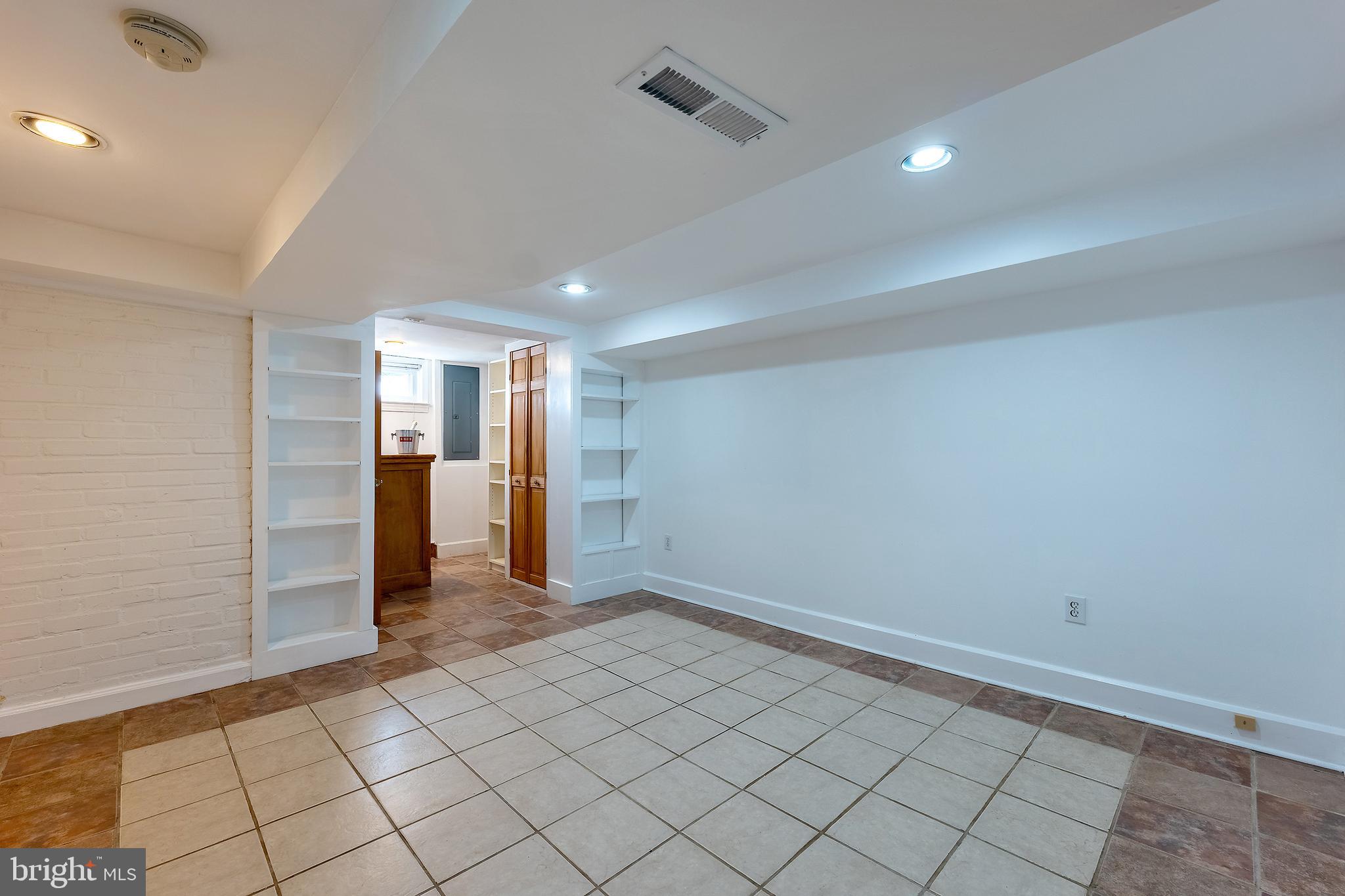 9215 Long Branch Pkwy