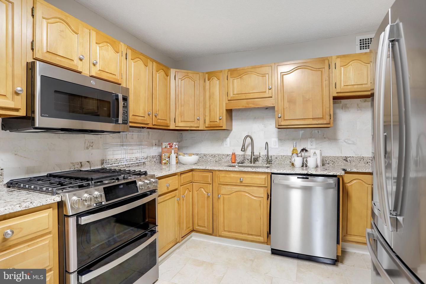 5225 Pooks Hill Rd #113n