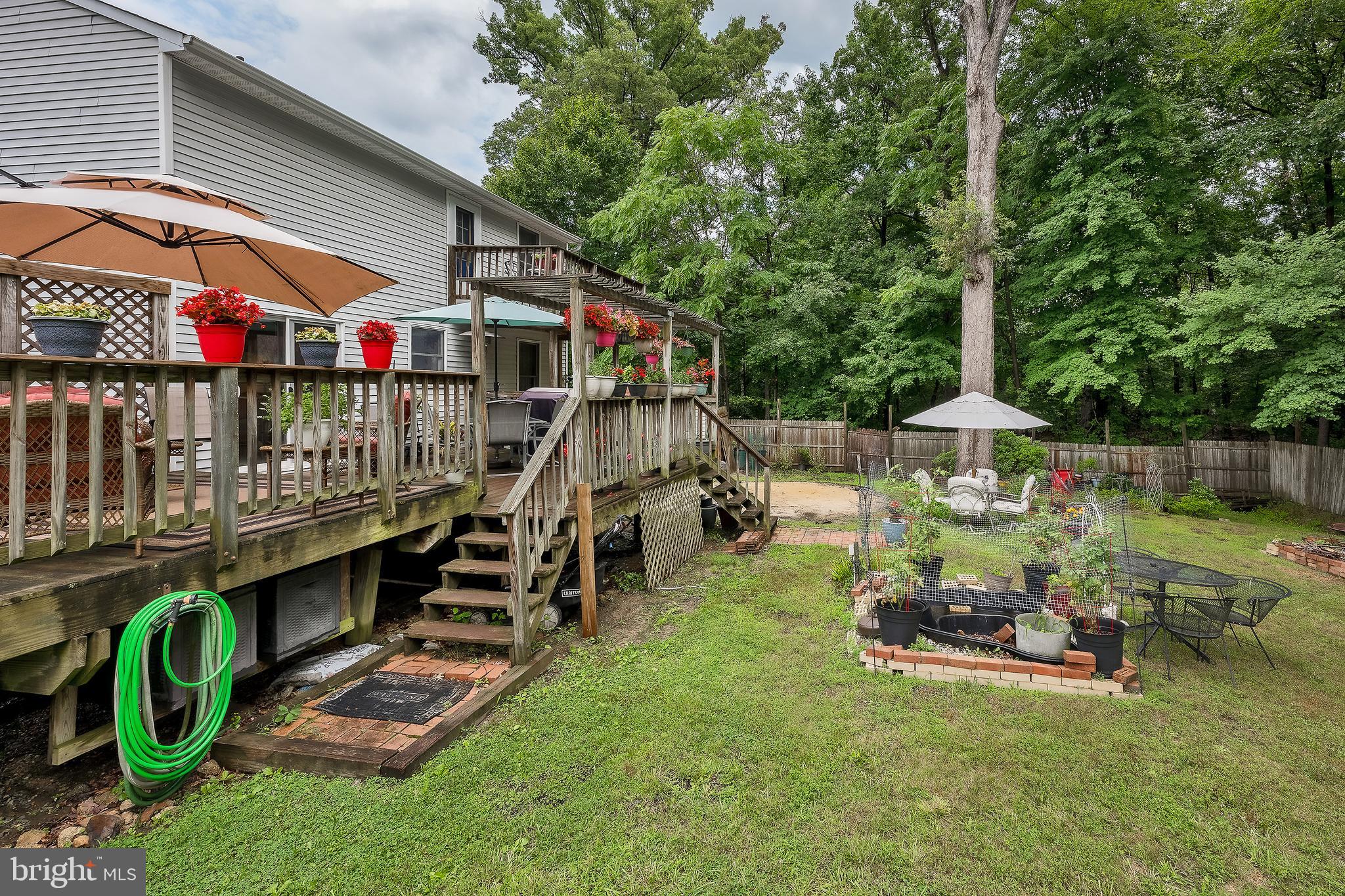 8915 Trapper LANE