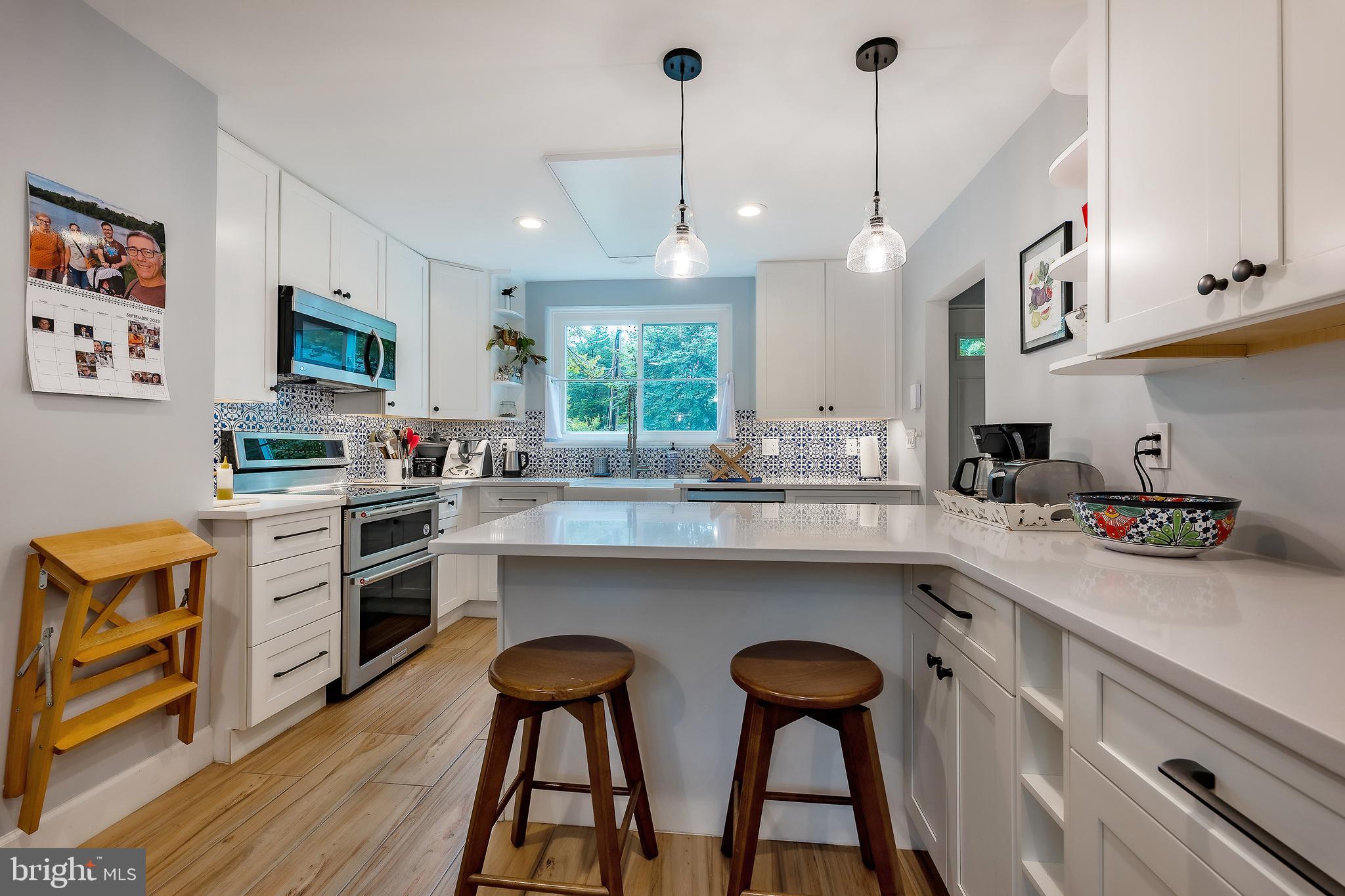 11 Ridge ROAD