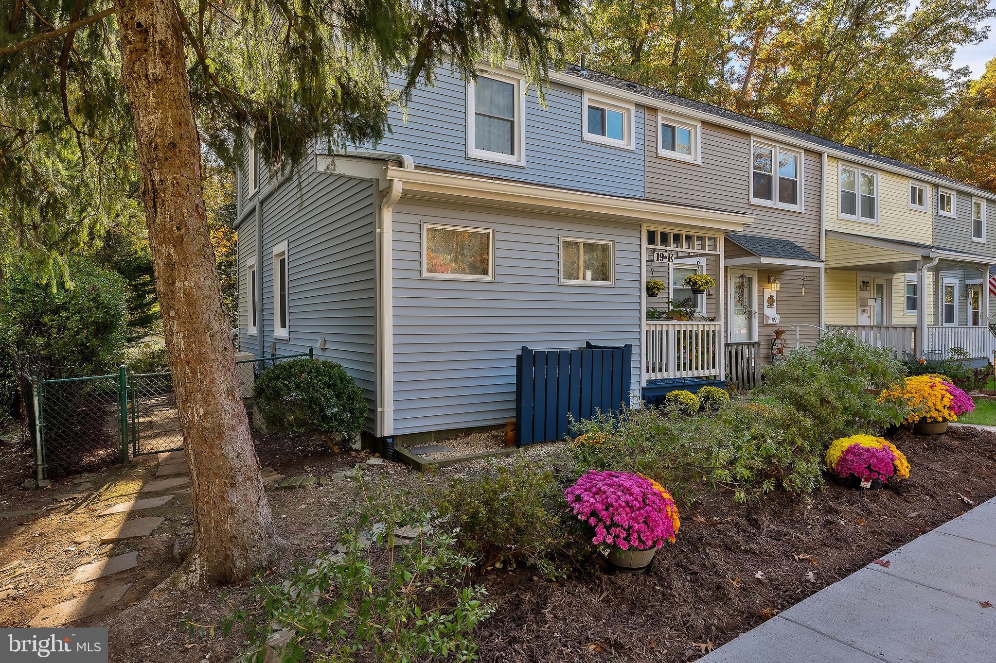 19 Hillside ROAD