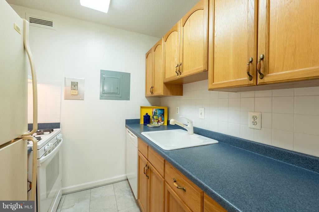 6100 Westchester Park Dr #1408