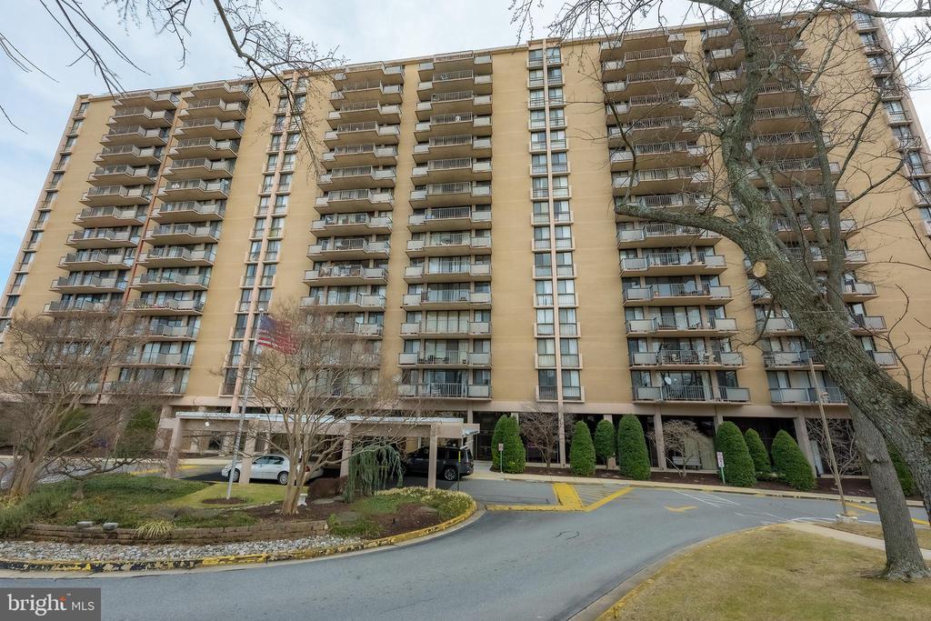 6100 Westchester Park Dr #1408