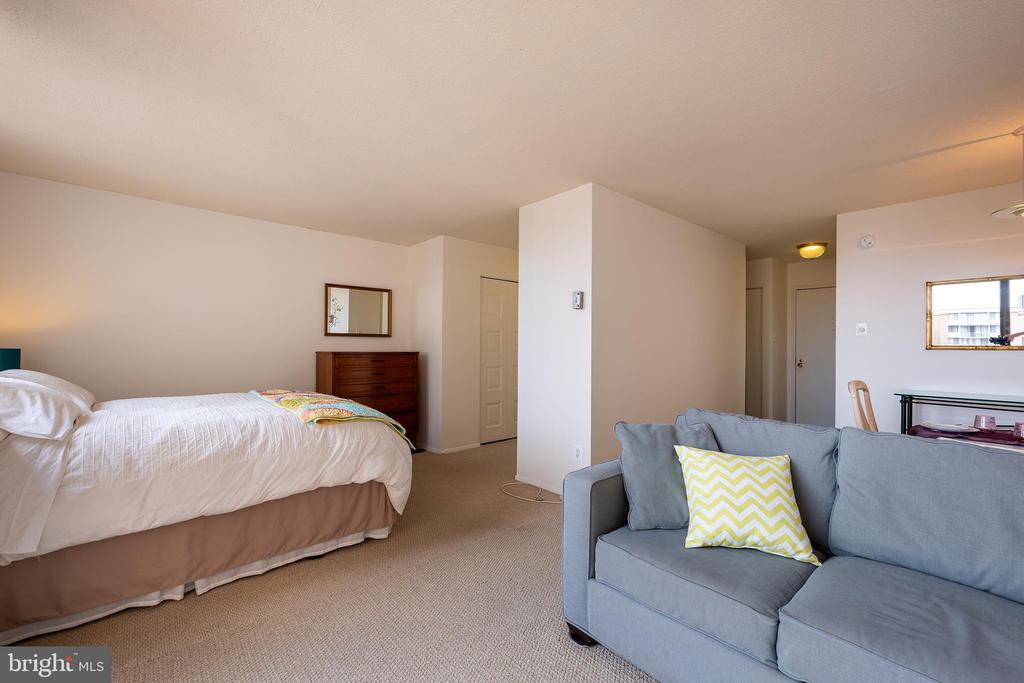 6100 Westchester Park Dr #1408