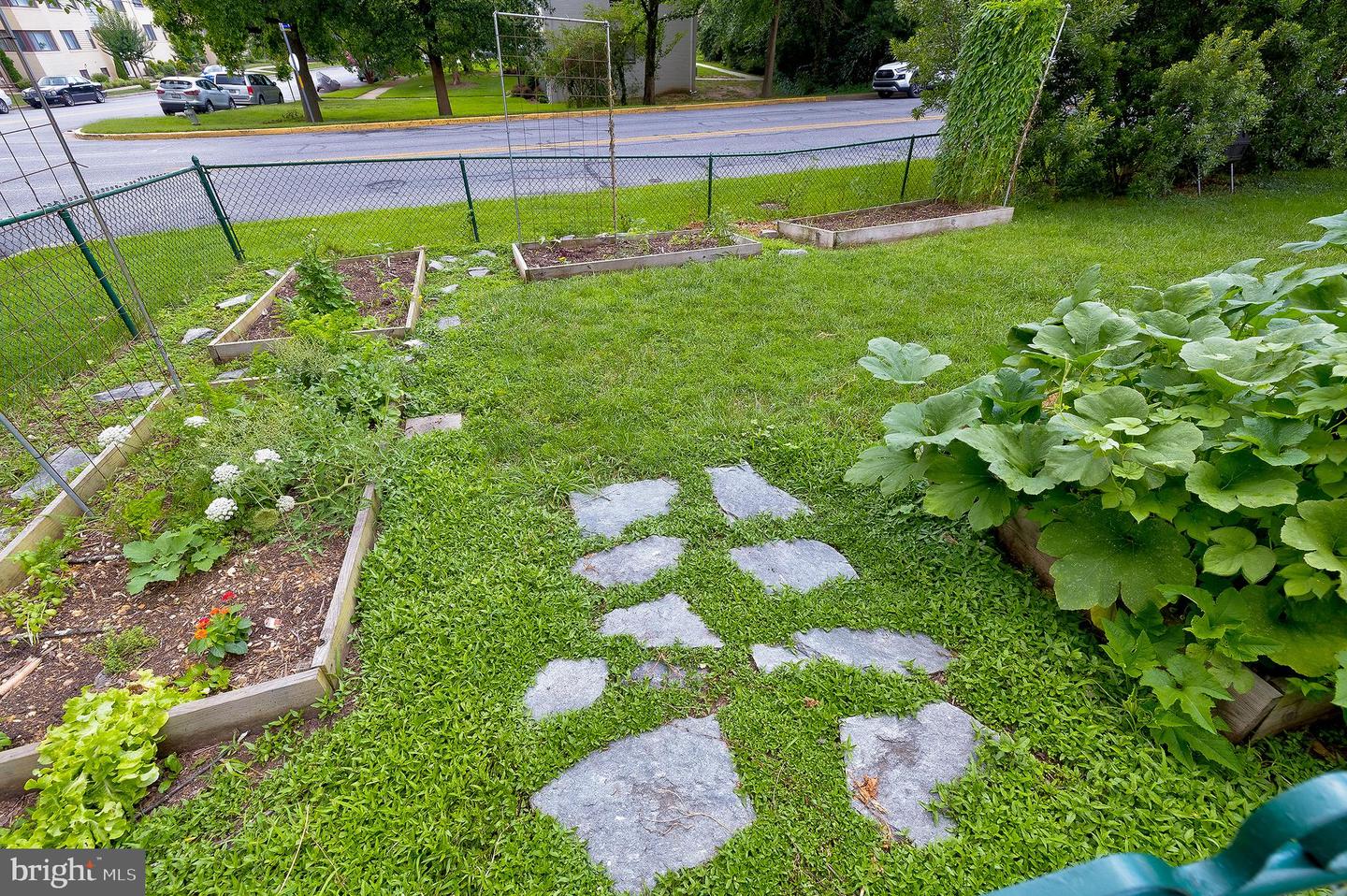 58-M Crescent Rd