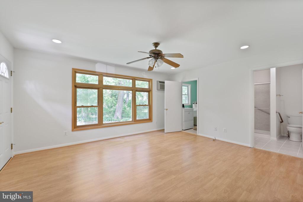 11 GREENWAY PLACE