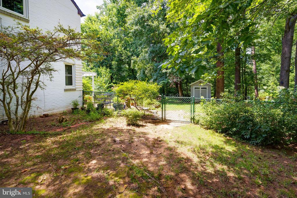 2-B Ridge Rd