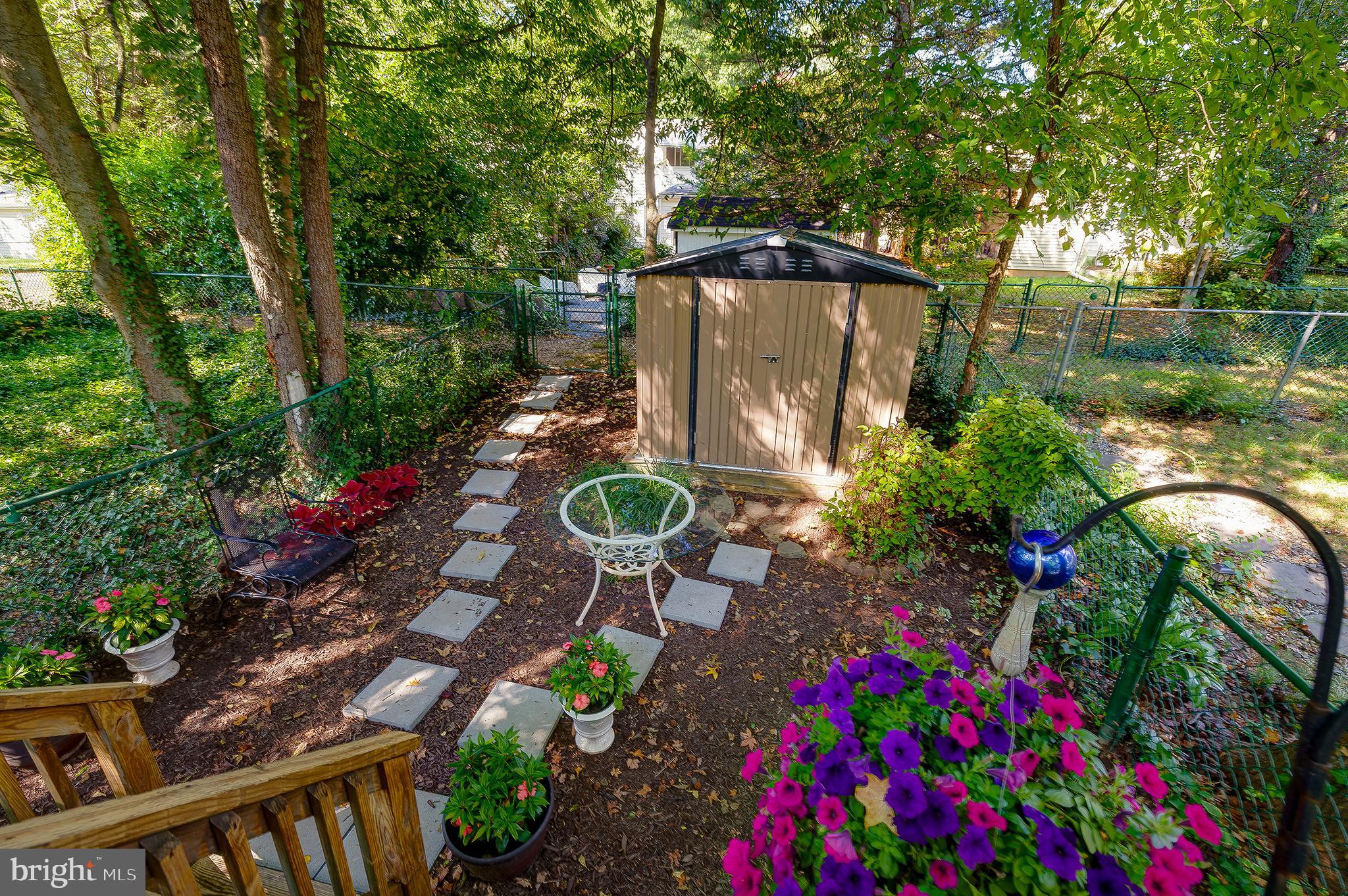 16 RIDGE ROAD N