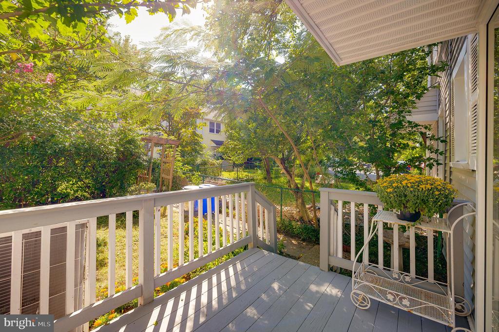 16 RIDGE ROAD N