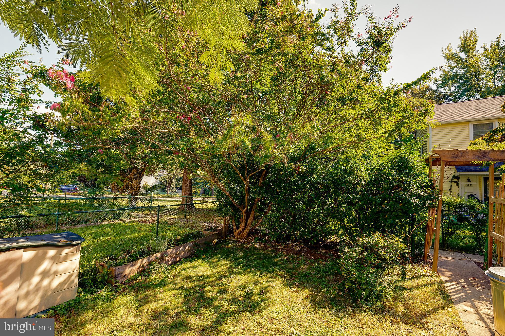 16 RIDGE ROAD N