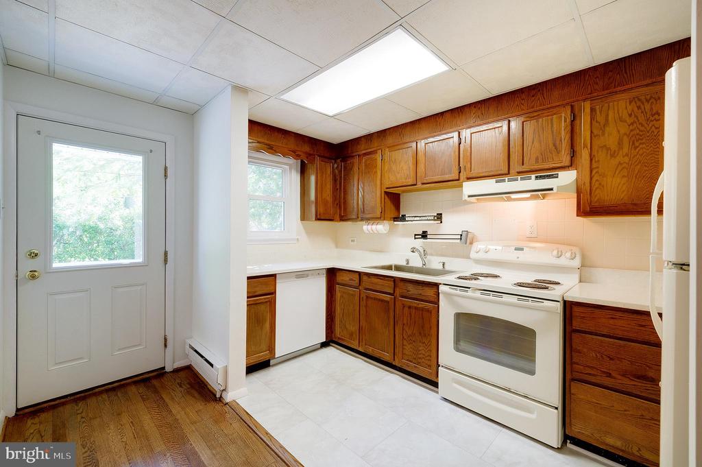 16 RIDGE ROAD N