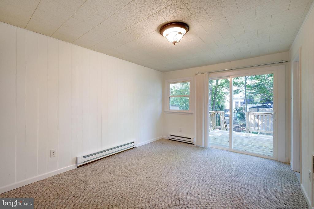 16 RIDGE ROAD N