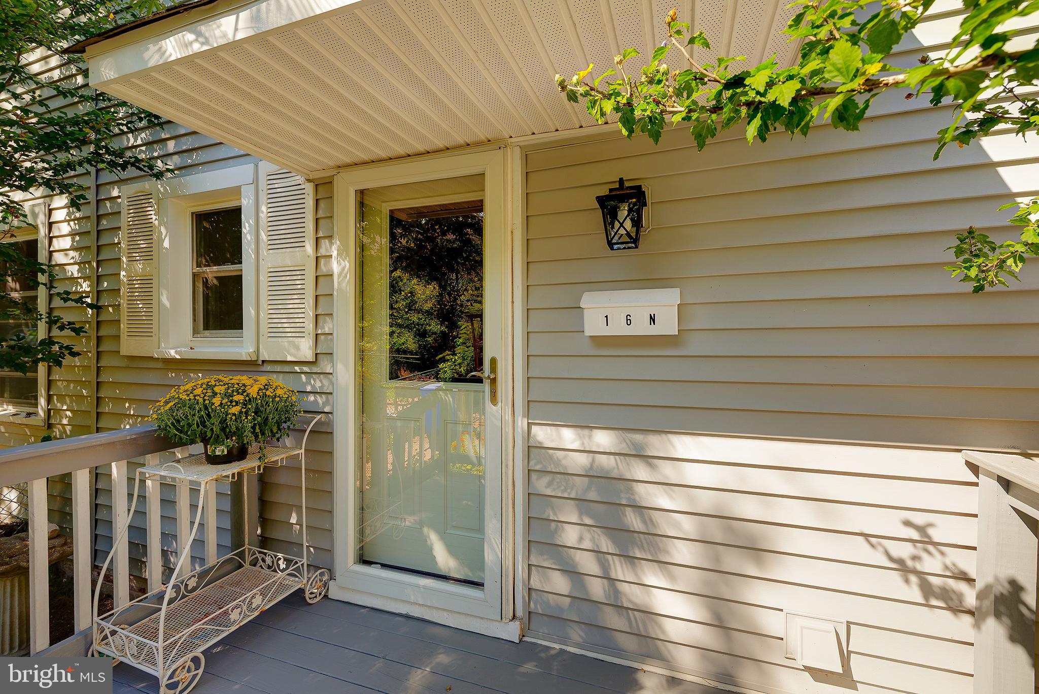 16 RIDGE ROAD N