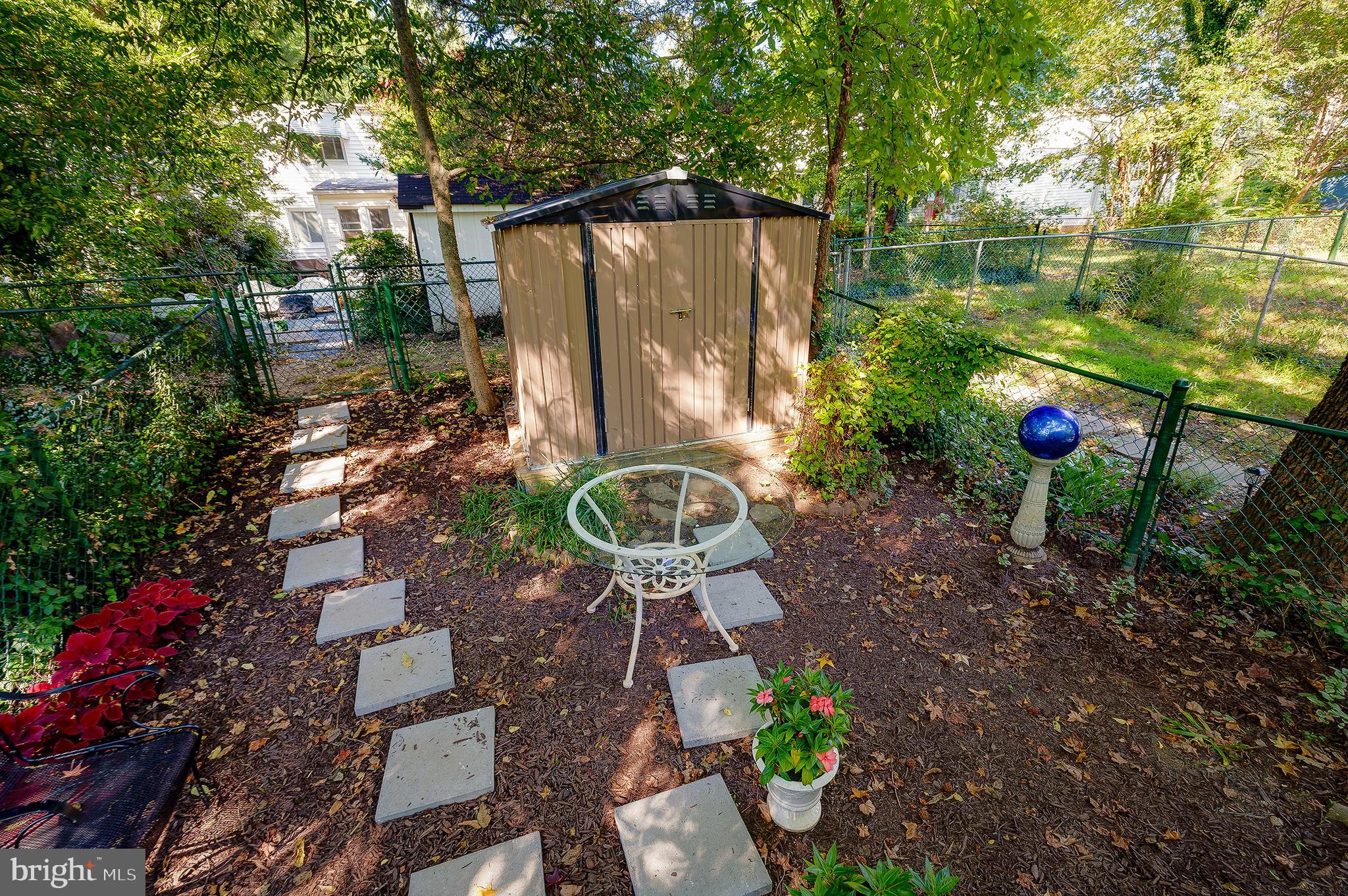 16 RIDGE ROAD N