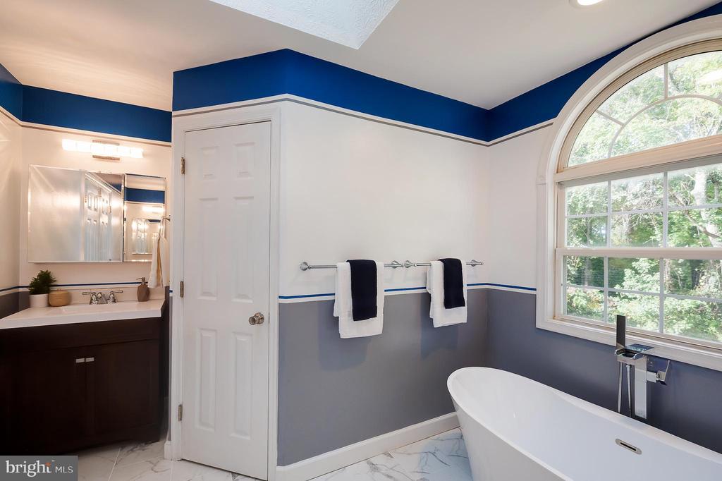 7428 QUAIL RIDGE LANE