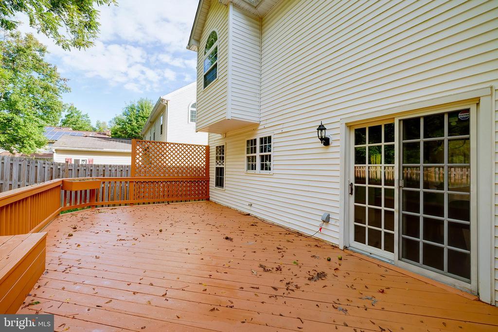 7428 QUAIL RIDGE LANE