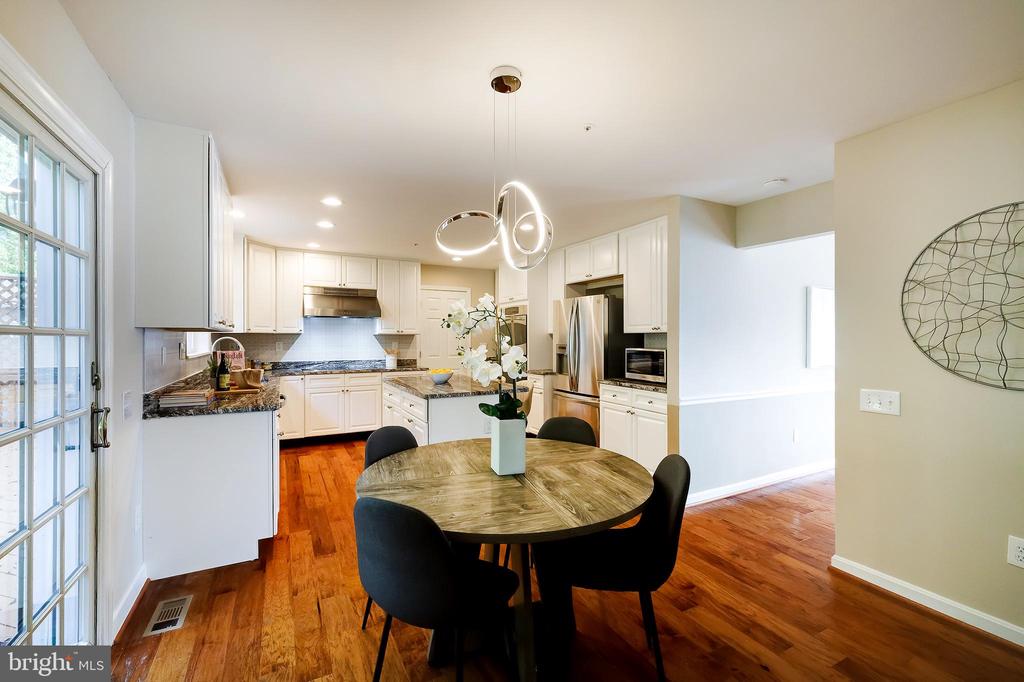 7428 QUAIL RIDGE LANE