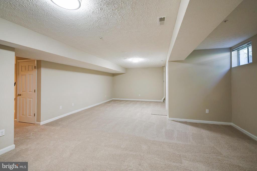 7428 QUAIL RIDGE LANE