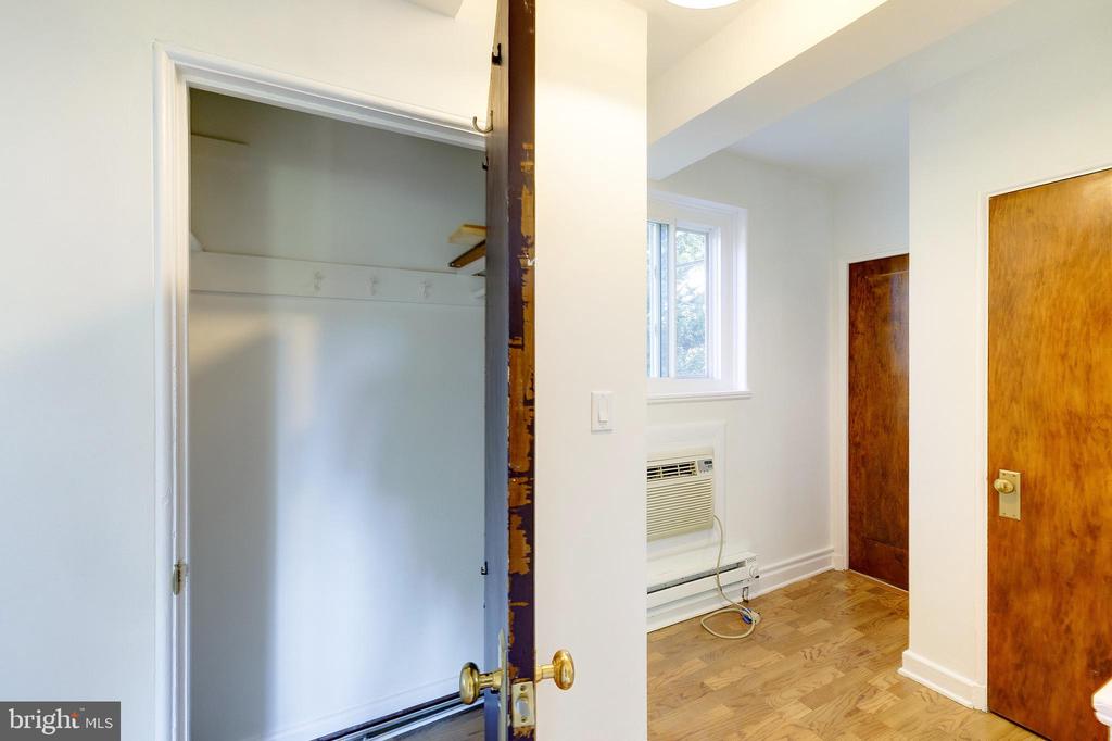 10 HILLSIDE ROAD A