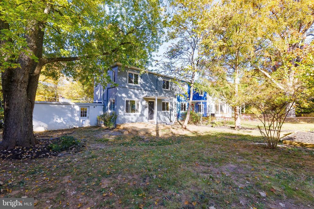 10 HILLSIDE ROAD A
