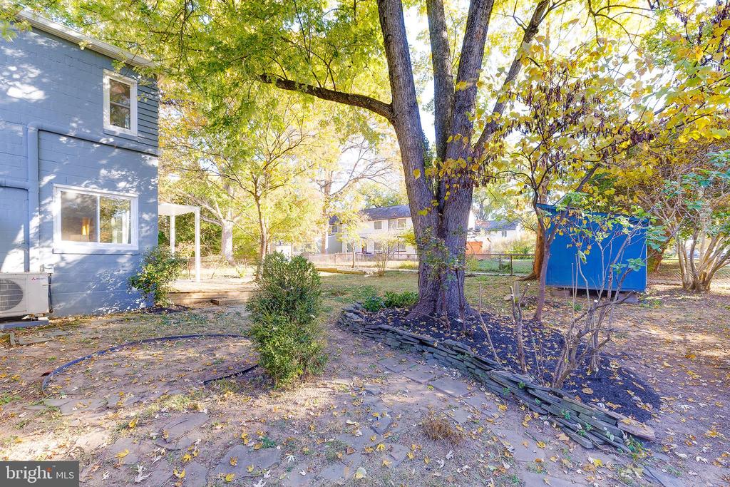10 HILLSIDE ROAD A