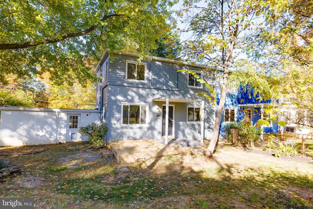 10 HILLSIDE ROAD A