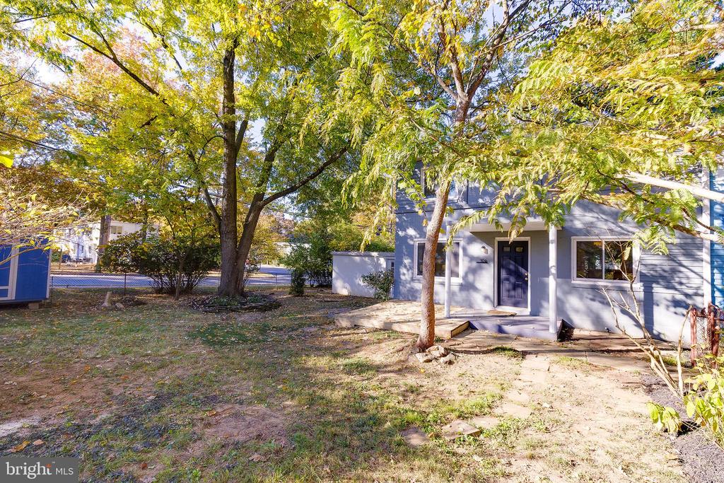 10 HILLSIDE ROAD A