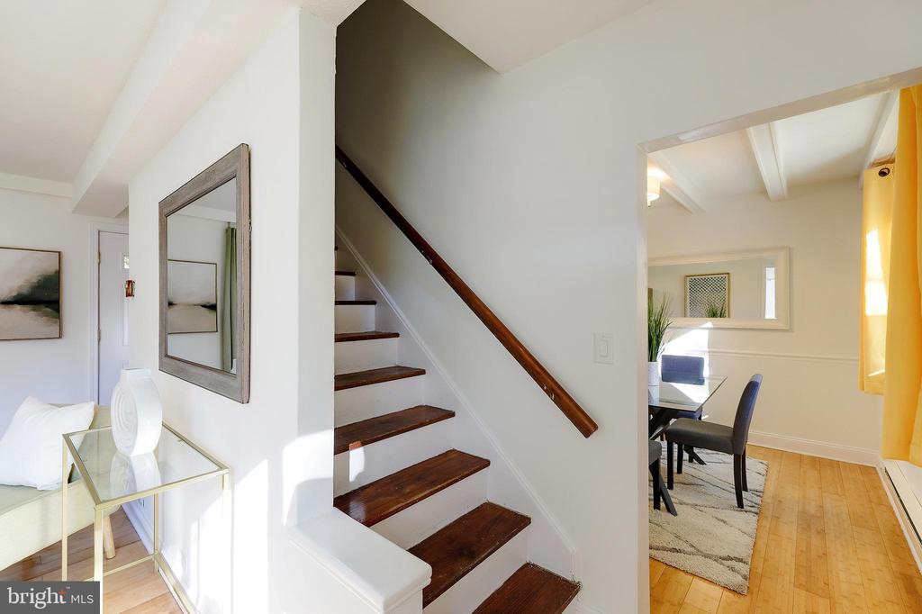 10 HILLSIDE ROAD A