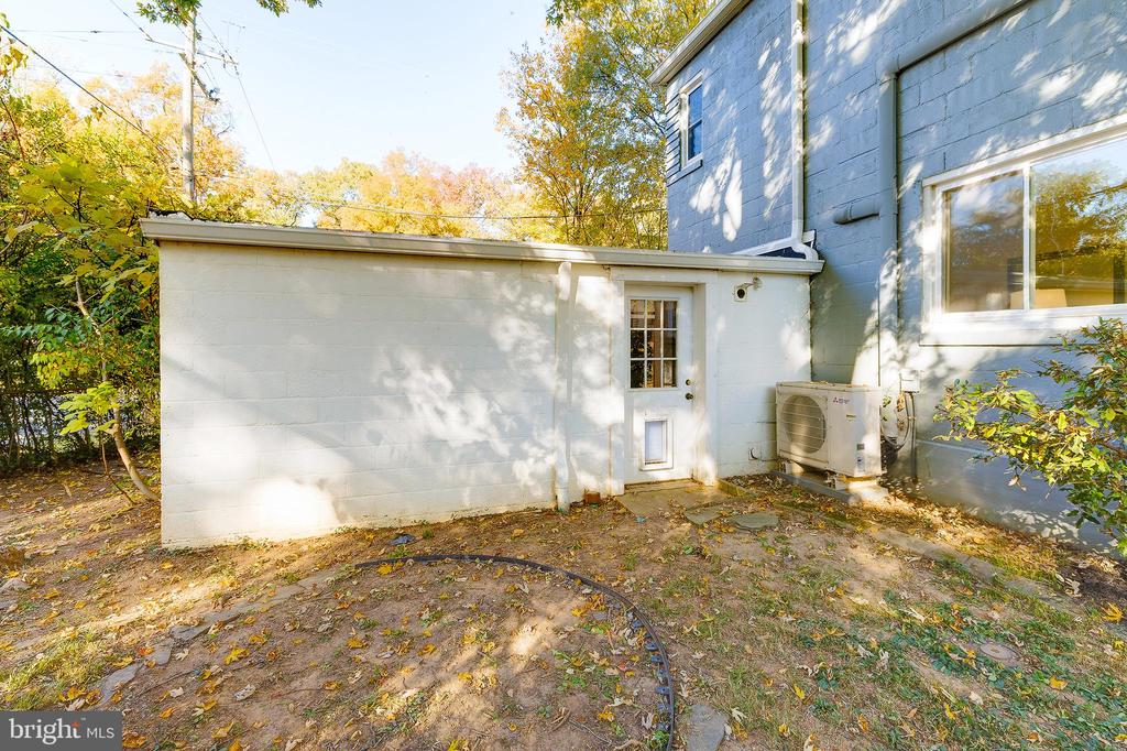10 HILLSIDE ROAD A