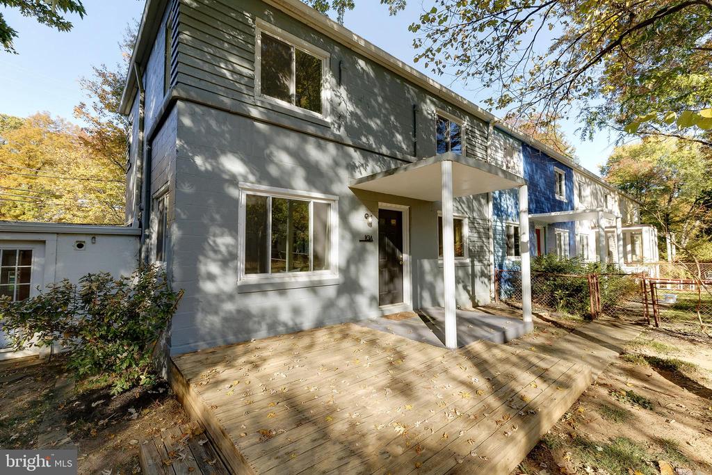 10 HILLSIDE ROAD A