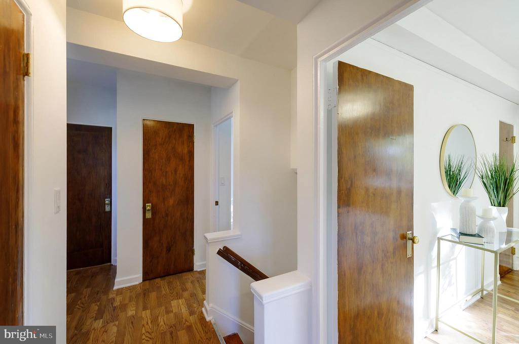 10 HILLSIDE ROAD A
