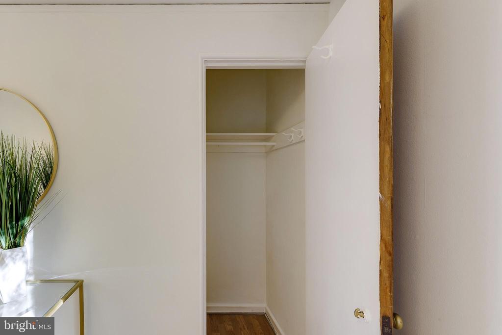 10 HILLSIDE ROAD A