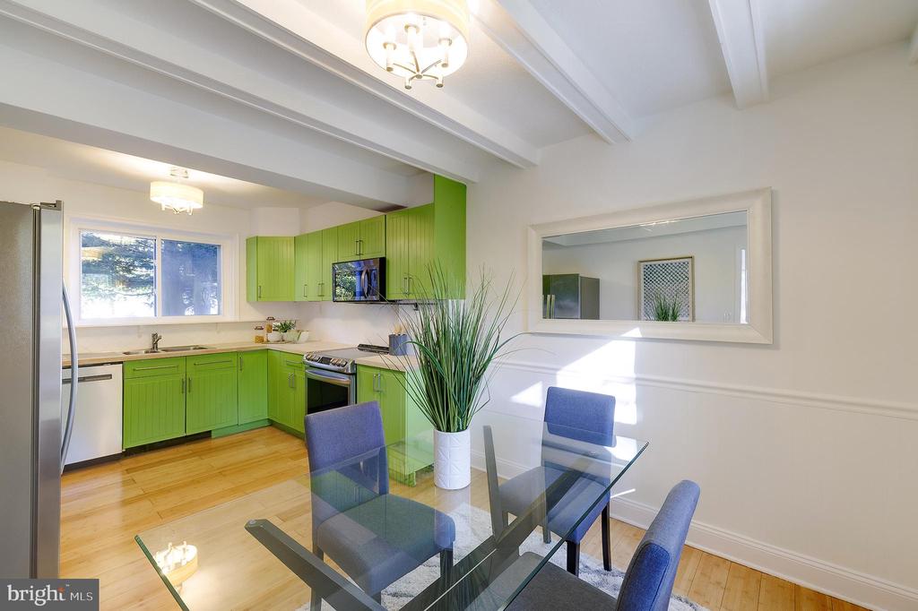 10 HILLSIDE ROAD A