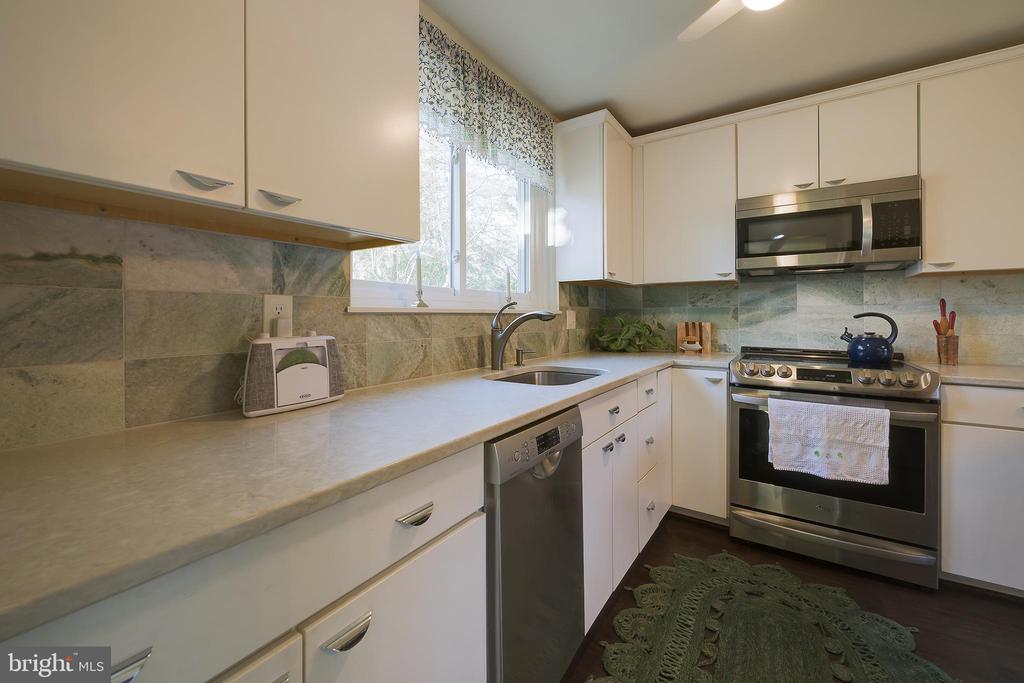 1 NORTHWAY F