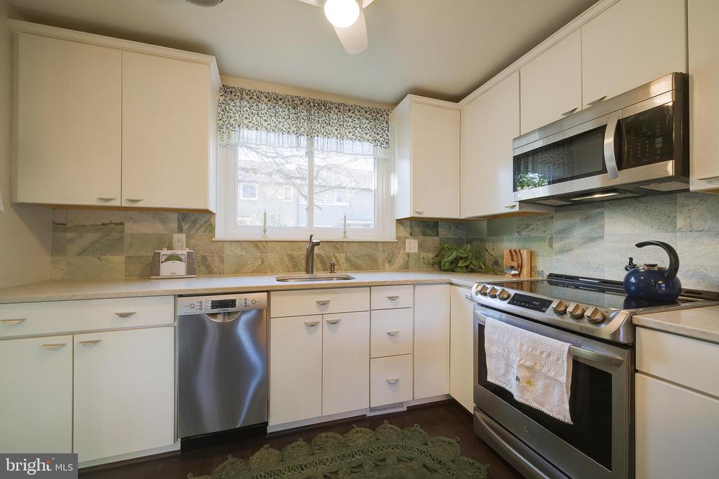 1 NORTHWAY F